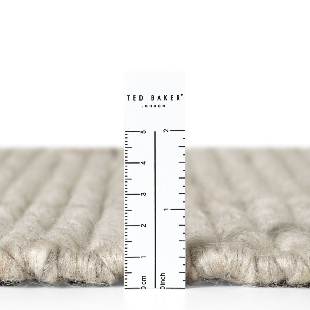 Camden Wool Parker Rug Natural White, hand-woven, ideal for every room.