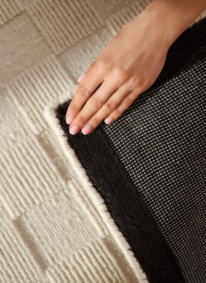 Scala Handwoven Wool Rug – Checkered Design