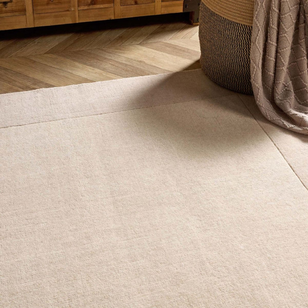Borders Wool Rug – Hand-Loomed