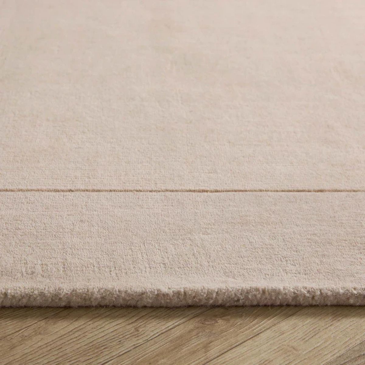 The Rugs Borders Wool Rug – Hand-Loomed