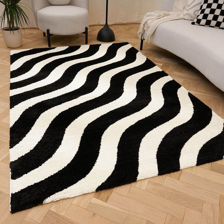 Black and white wavy patterned rug