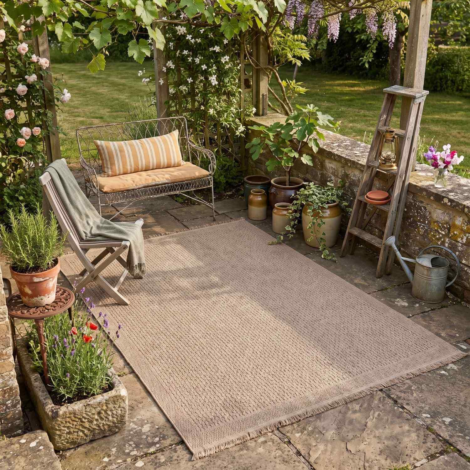 Nature Outdoor rug is very easy to maintain and water-resistant