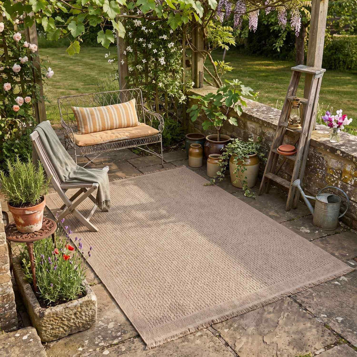 Nature Outdoor rug is very easy to maintain and water-resistant