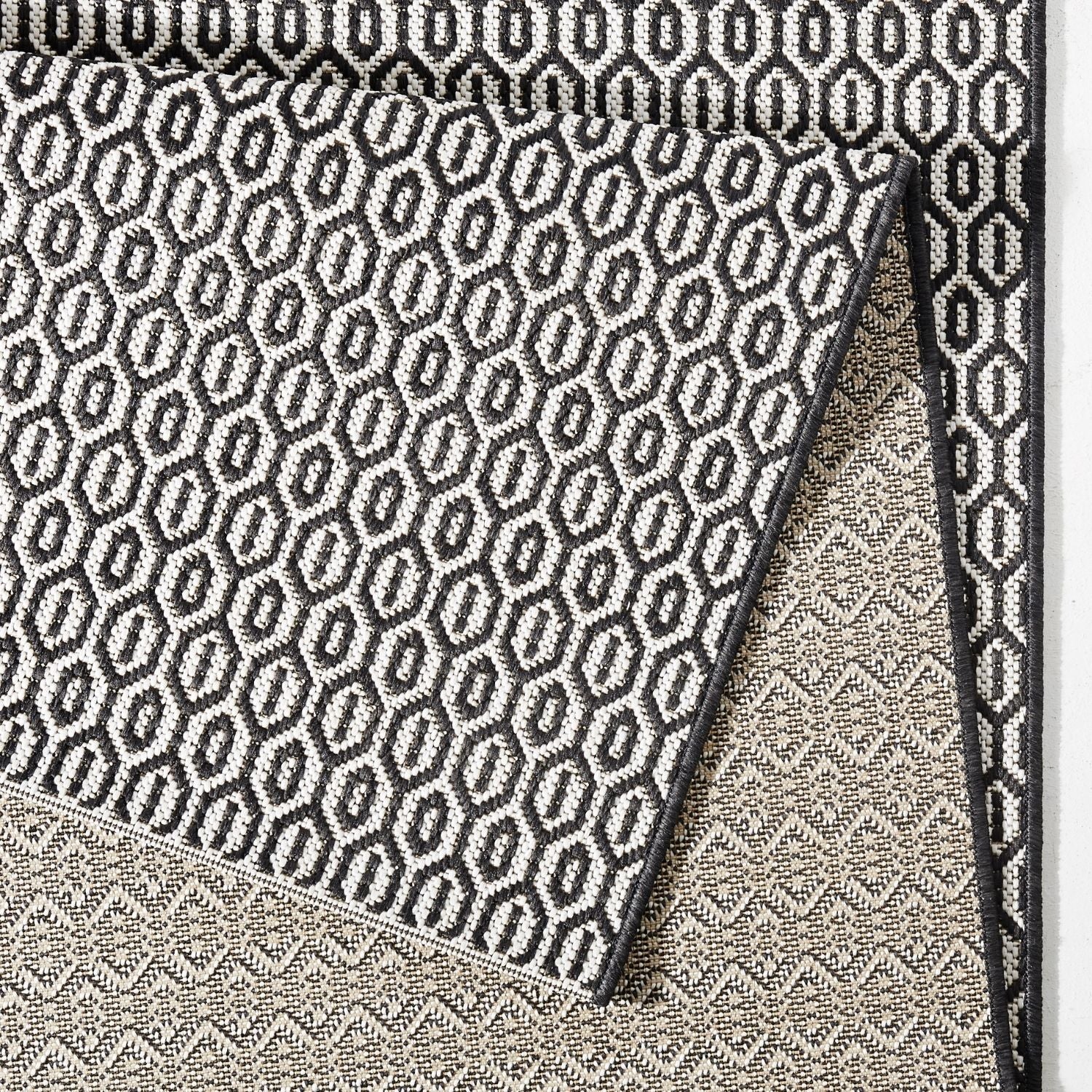 Indoor Outdoor Coin Rug Black