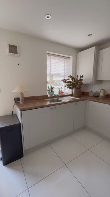 Rugs in the kitchen? Let’s discuss! It can be a controversial topic for some but I personally quite like them! This particular rug is doesn’t shed like traditional jute styles, it’