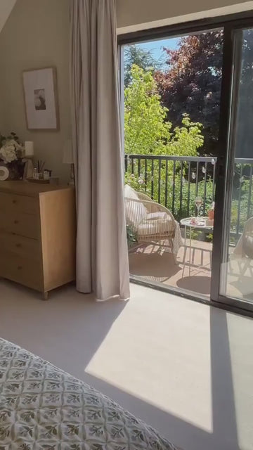 Is your balcony ready for the summer? 🌅 ✨ Love jute style but tired of shedding? Discover jute-look rugs! ✨No shedding (unlike traditional jute) ✨ UV protection (great for sunny ro