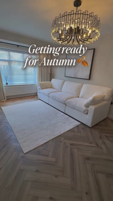 Preparing the home for autumn? Start with the floor. A soft rug that catches every step, keeps the warmth in, and makes even the chilliest evenings feel much more cosy 🤍 ℹ️Carmel C