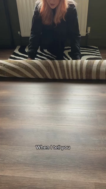 We searched for ages for the right rug for this room, and it was worth every minute 🖤🤍 I wanted something fun and the Black & White Striped Joli rug from @the.rugs was exactly what