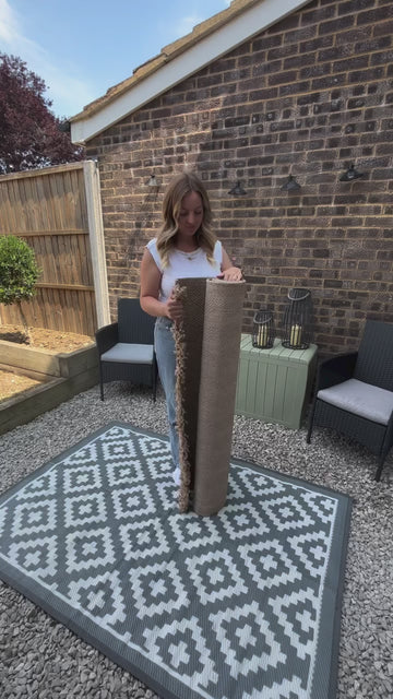 My old outdoor rug was looking a bit tired, so it was time for an upgrade. Meet the Nature Rug from The Rugs. It’s got that jute-style look, without the rough texture or shedding j