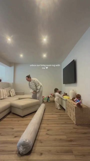 Nothing beats unboxing your new rug with family 🤎🥹 ℹ️Loft Checkerboard Beige Rug 📸 @_miawootton