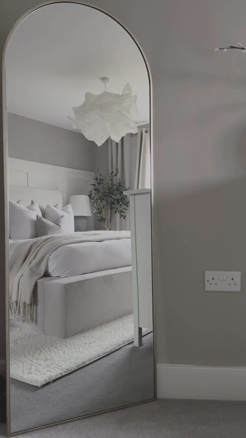 Brighter and warmer days are getting closer. Maximise the sunlight in your room with white rugs 🤍 ✨Myshaggy Solid White Rug | 380W 🥥Starting from only £13,99 with %30 OFF 📸 @athome