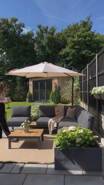 Happy Sunday, everyone 🥰 🤎 Nature Outdoor Rug Neutral | 5200N 💭 Unlike traditional jute rugs, our rug has a soft and comfortable pile that does not shed or fray like jute rugs. 💰 £