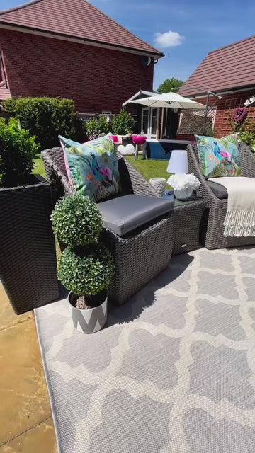 Can this Friday get even better when I say we have up to %50 OFF on all the outdoor rugs now? I doubt it 🙈 📸 @our.kent.home #homedecorideas #homedecorinspo #homedesign #homedecorat