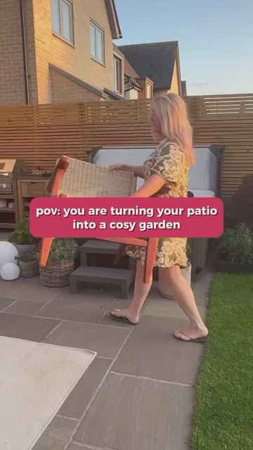 Turning your garden into a living space is easier than you think 🌿✨ A cream outdoor rug adds instant character and charm, creating a soft, welcoming base that brings the whole area