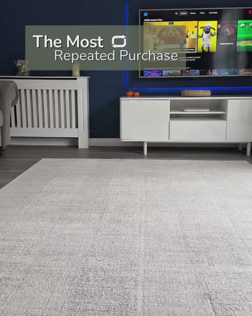 Leaving 2025 behind, with the Christmas décor packed away, we wanted to take a final moment to say goodbye. And what we noticed along the way is your love for minimal rugs and time