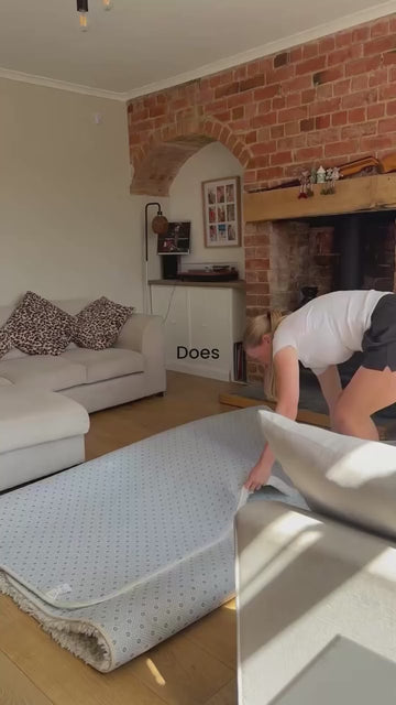 Can one rug completely change a room? This lounge went through a full identity crisis the second the Myshaggy rug came out of the packaging. But once it was down it instantly becam