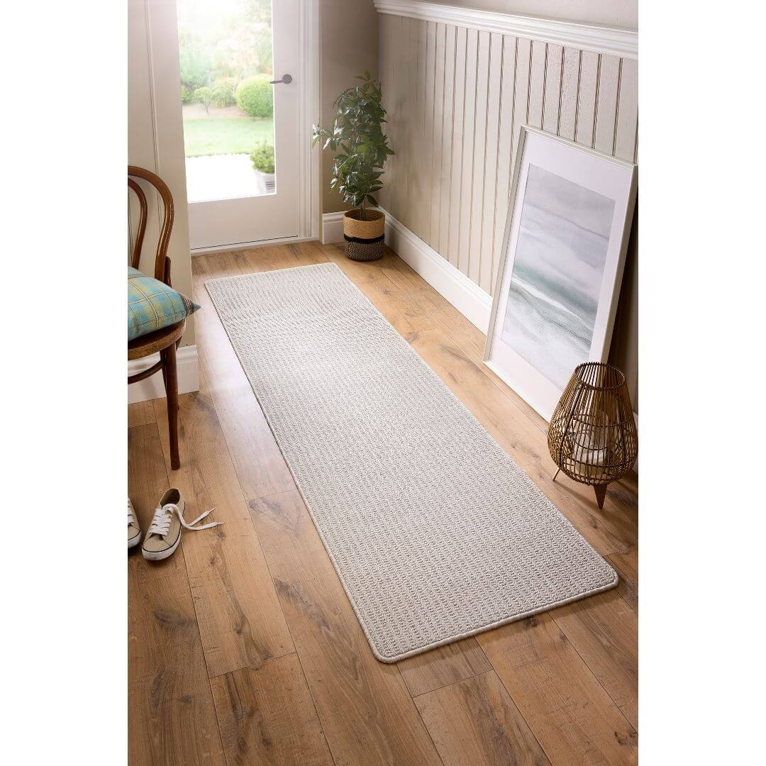 textured collection mat with entrance