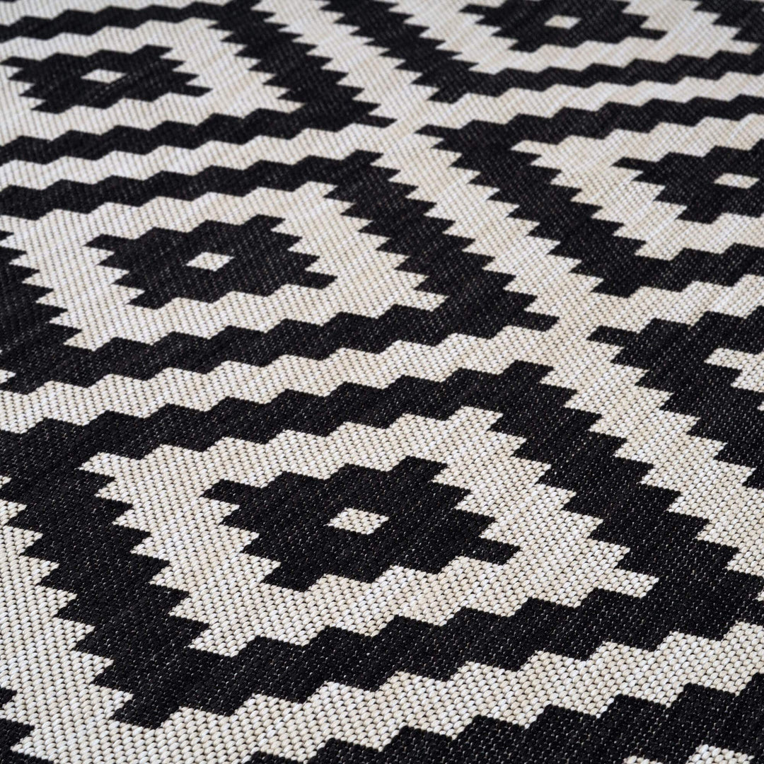 Ecology Collection Outdoor Rugs in Black | 100bl - The Rugs