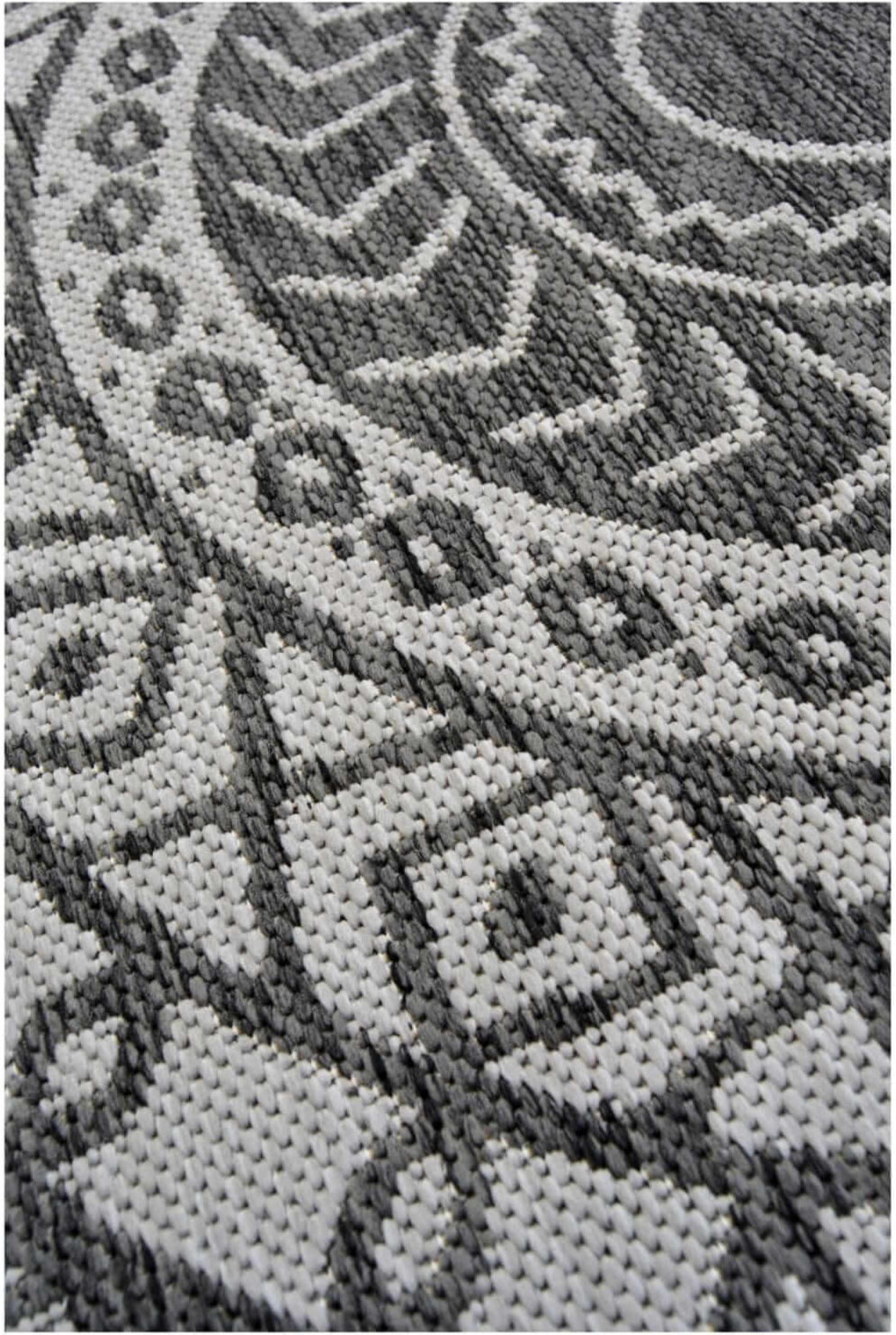 County Circle Indoor/Outdoor Rug | Versatile Home Decor