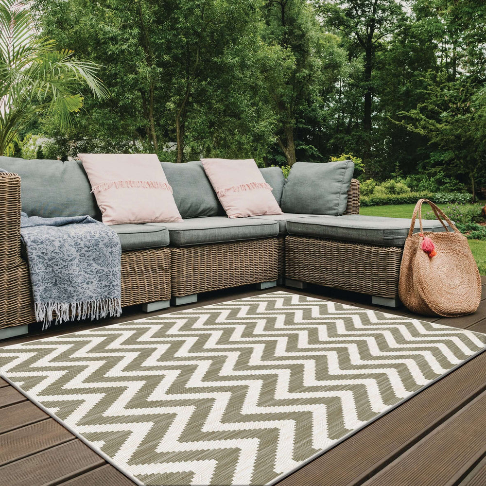 Duo Weave Outdoor Rug Chevron |Stylish Patio Decor |The Rugs
