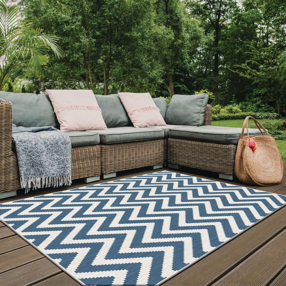 Duo Weave Outdoor Rug Chevron |Stylish Patio Decor |The Rugs
