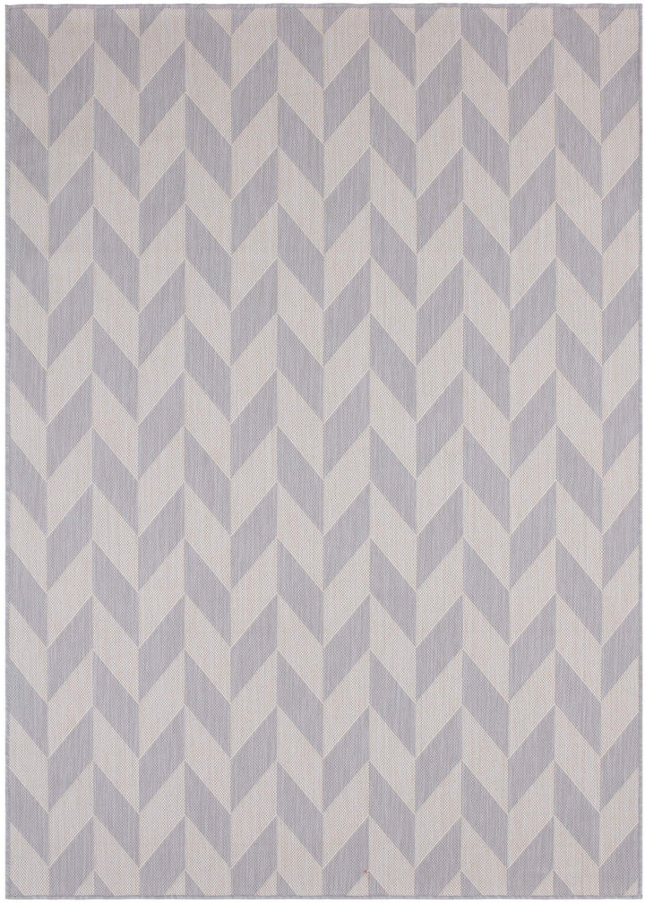 outdoor-rug-grey-chevron-design-3